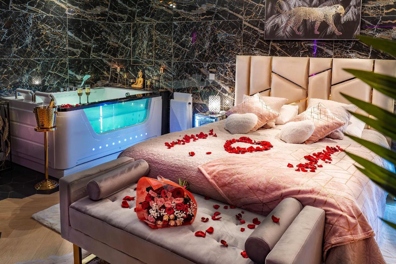 Magnifique Loft / Spa En Face De La Cathedrale ! Narbonne Bagian luar foto
