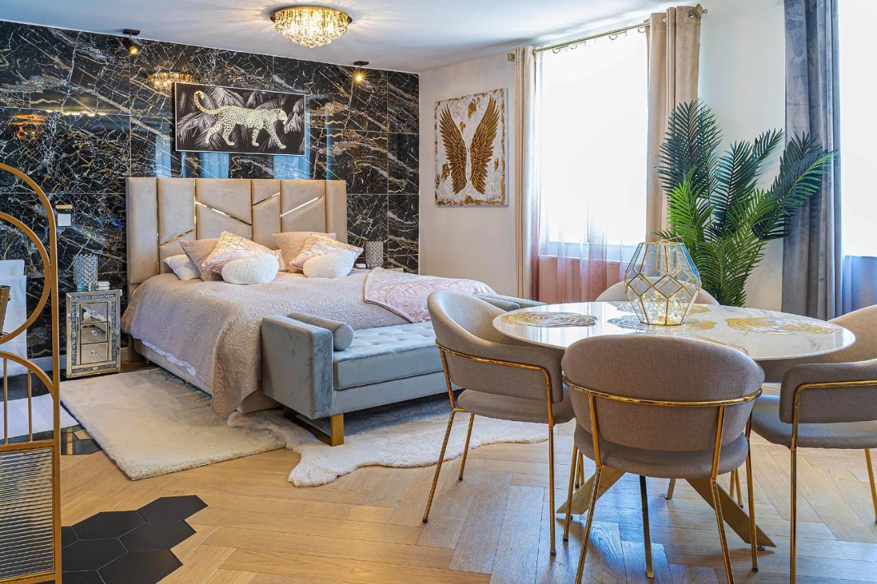 Magnifique Loft / Spa En Face De La Cathedrale ! Narbonne Bagian luar foto