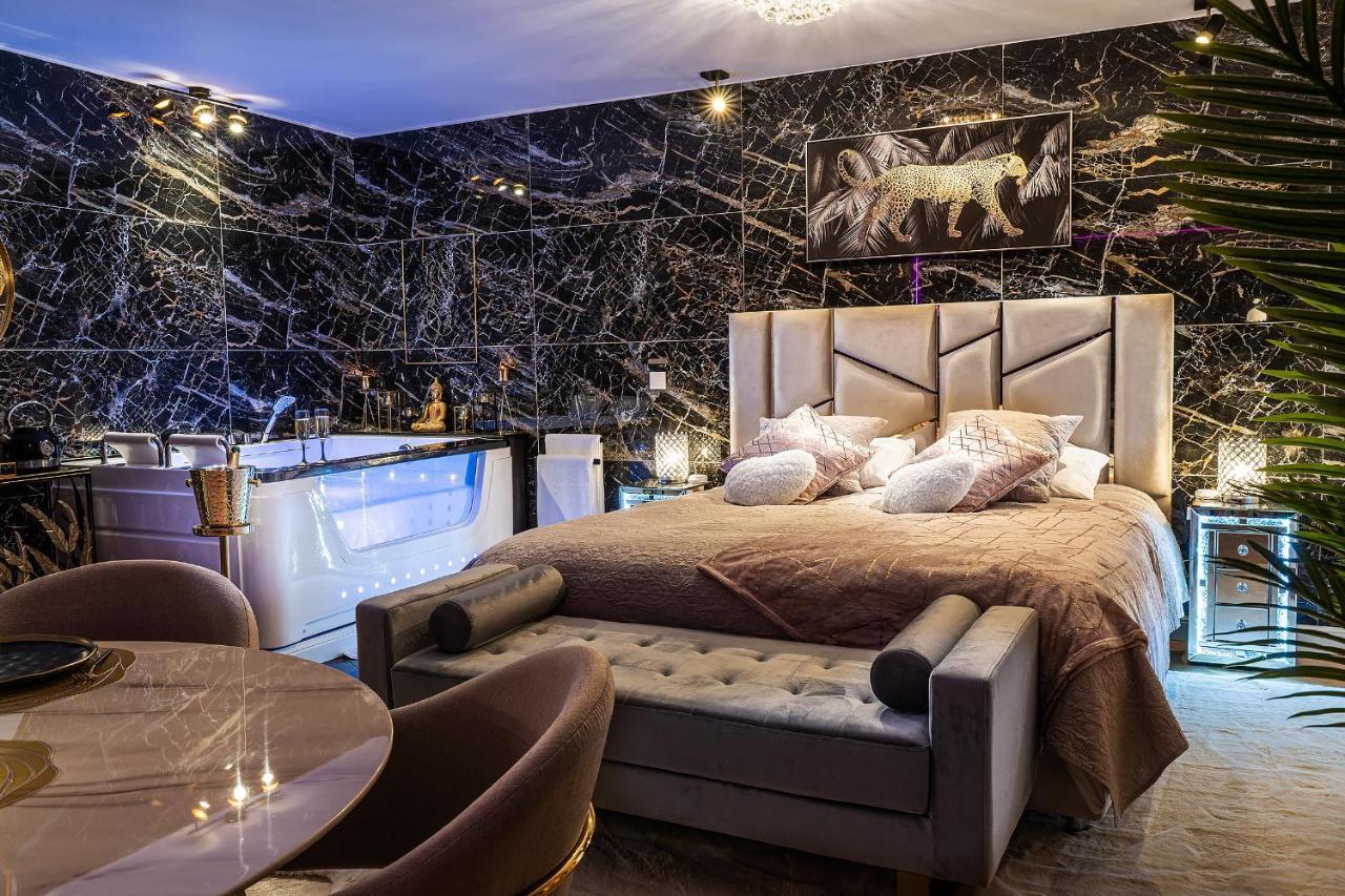 Magnifique Loft / Spa En Face De La Cathedrale ! Narbonne Bagian luar foto